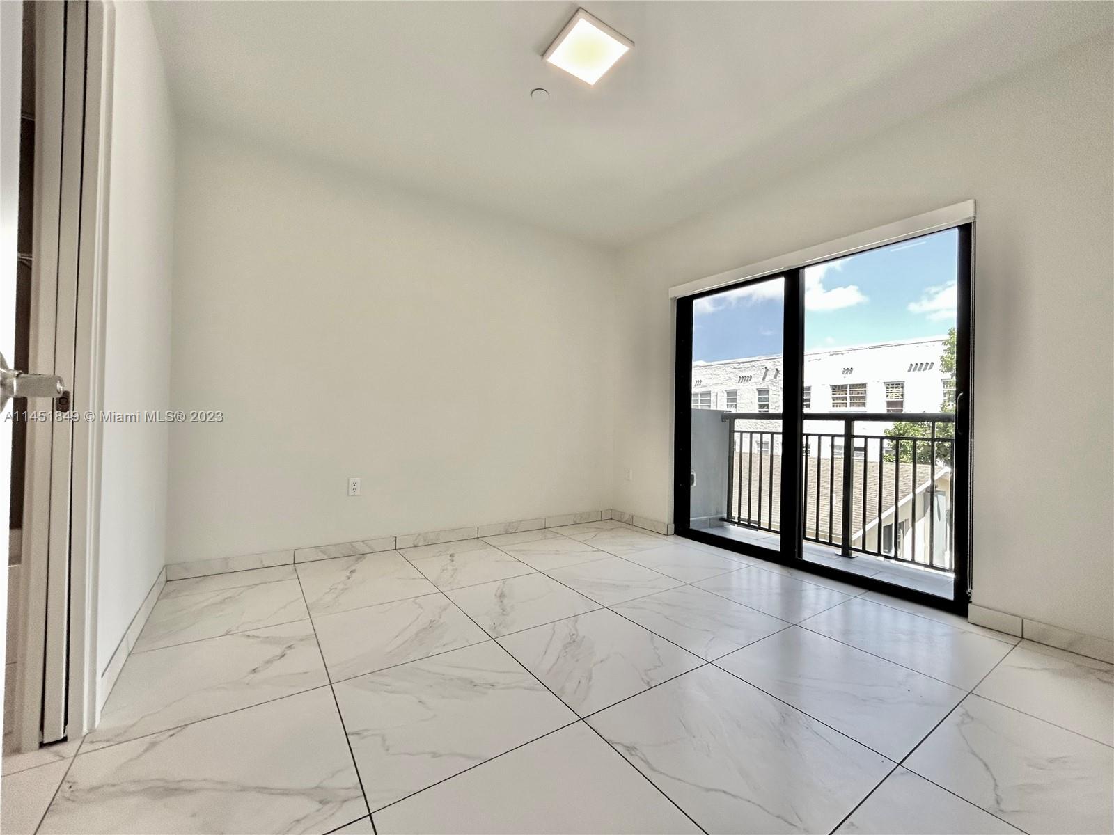 BRICKELL RIVERVIEW - Residential Lease