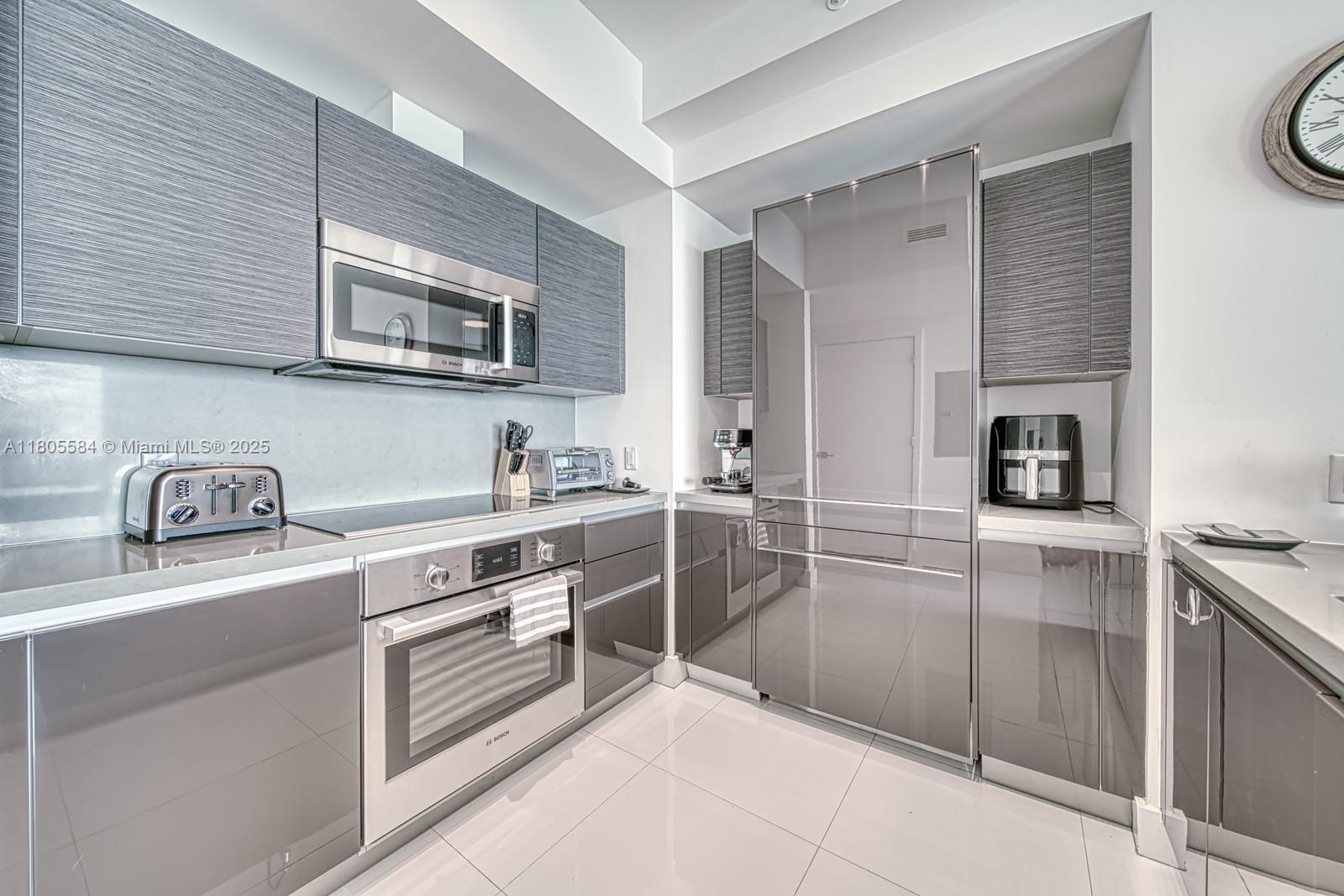 THE BOND (1080 BRICKELL) - Residential