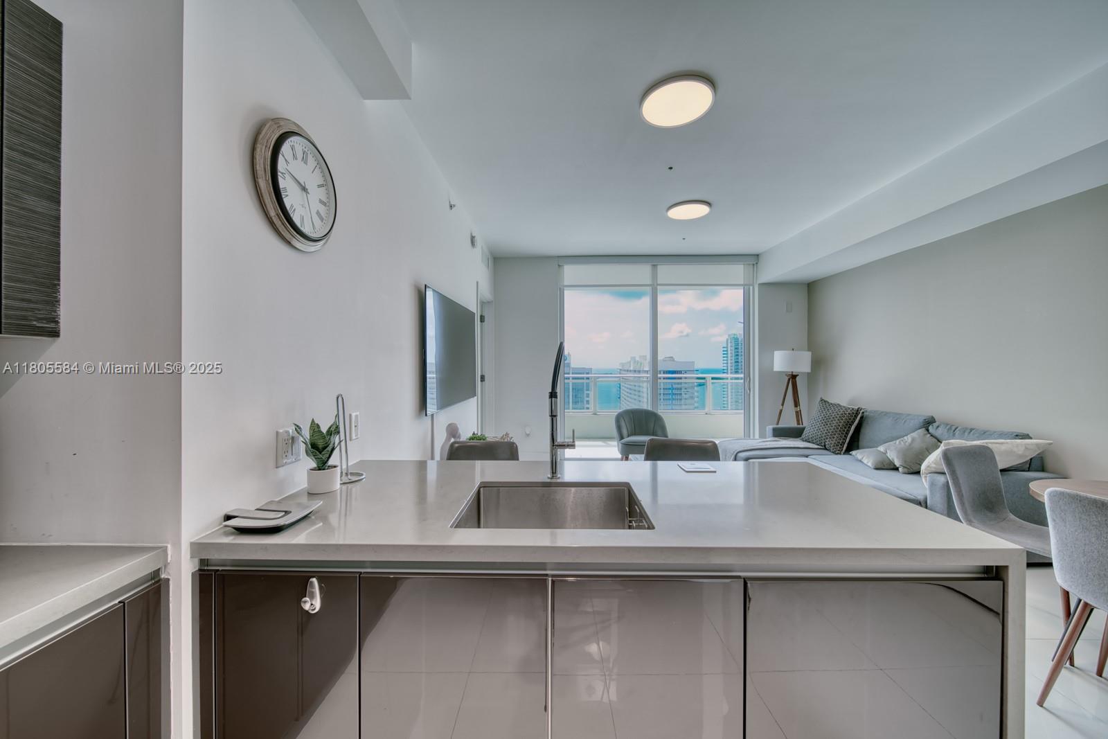 THE BOND (1080 BRICKELL) - Residential