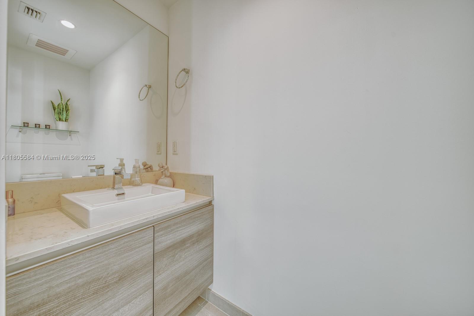 THE BOND (1080 BRICKELL) - Residential