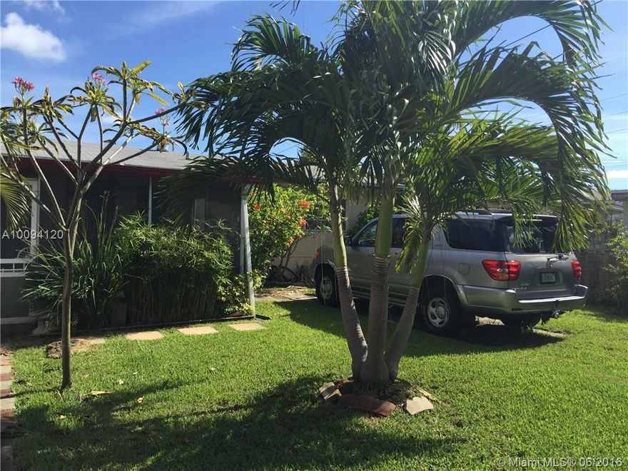 GREAT LOCATION! USED AS A SINGLE FAMILY HOME WITH TWO KITCHENS. LEGALLY DUPLEX AND ALL YOU NEED IS TO PUT BACK DRYWALL. 2/1 ON EACH SIDE. NICE AND CLEAN. WINDOW UNITS IN EVERY ROOM AND THE ROOF IS 10 YEARS OLD. READY TO MOVE IN.