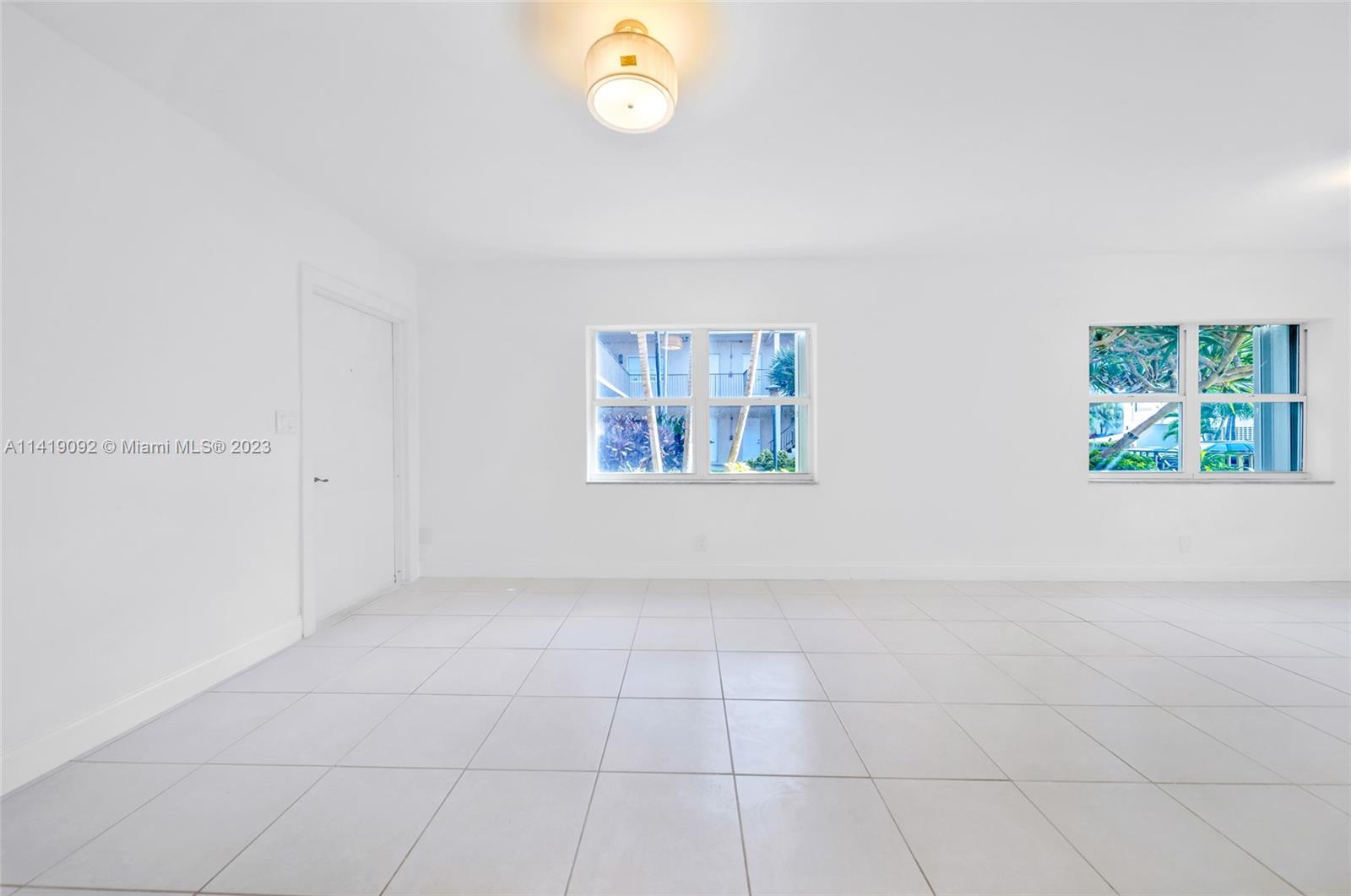 WATERWAY @ HOLLYWOOD BEAC - Residential