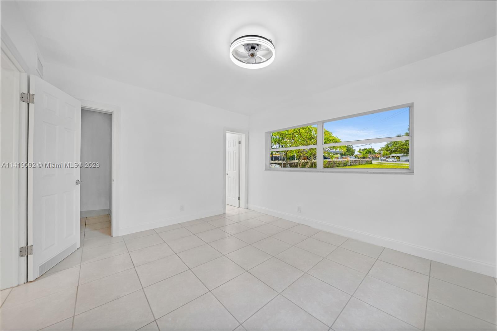 WATERWAY @ HOLLYWOOD BEAC - Residential