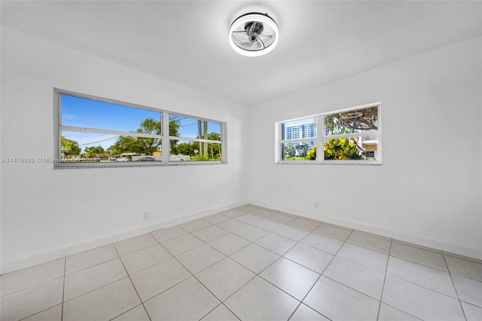 WATERWAY @ HOLLYWOOD BEAC - Residential