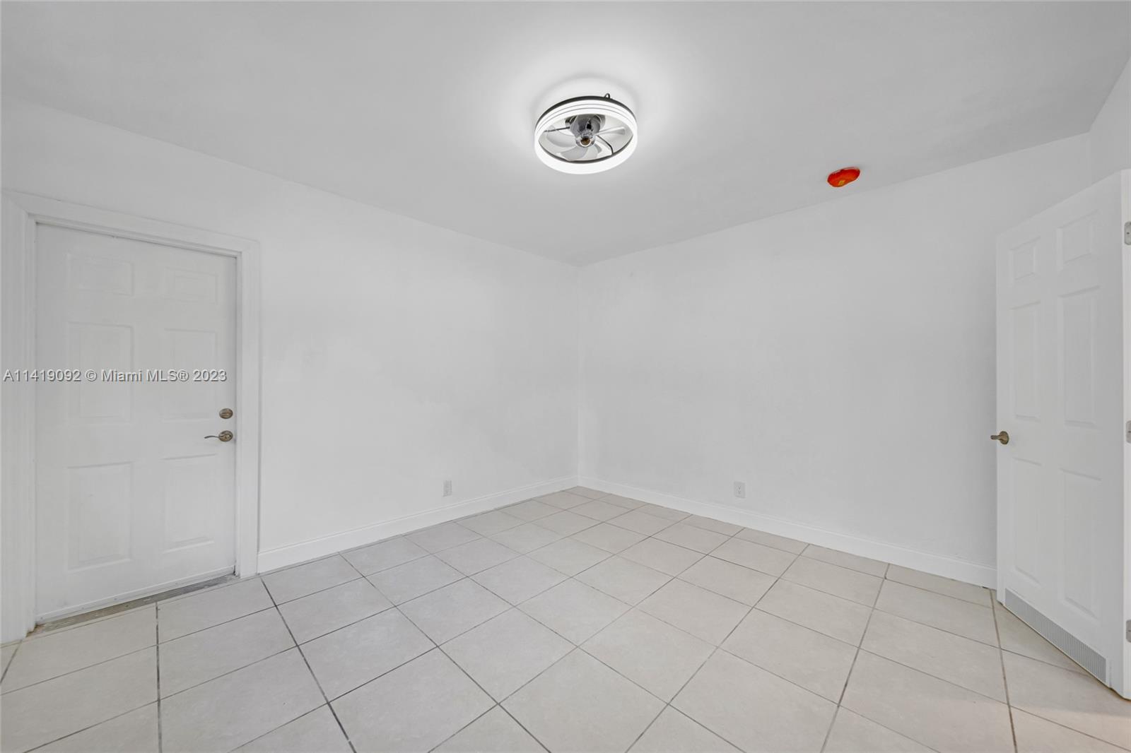 WATERWAY @ HOLLYWOOD BEAC - Residential