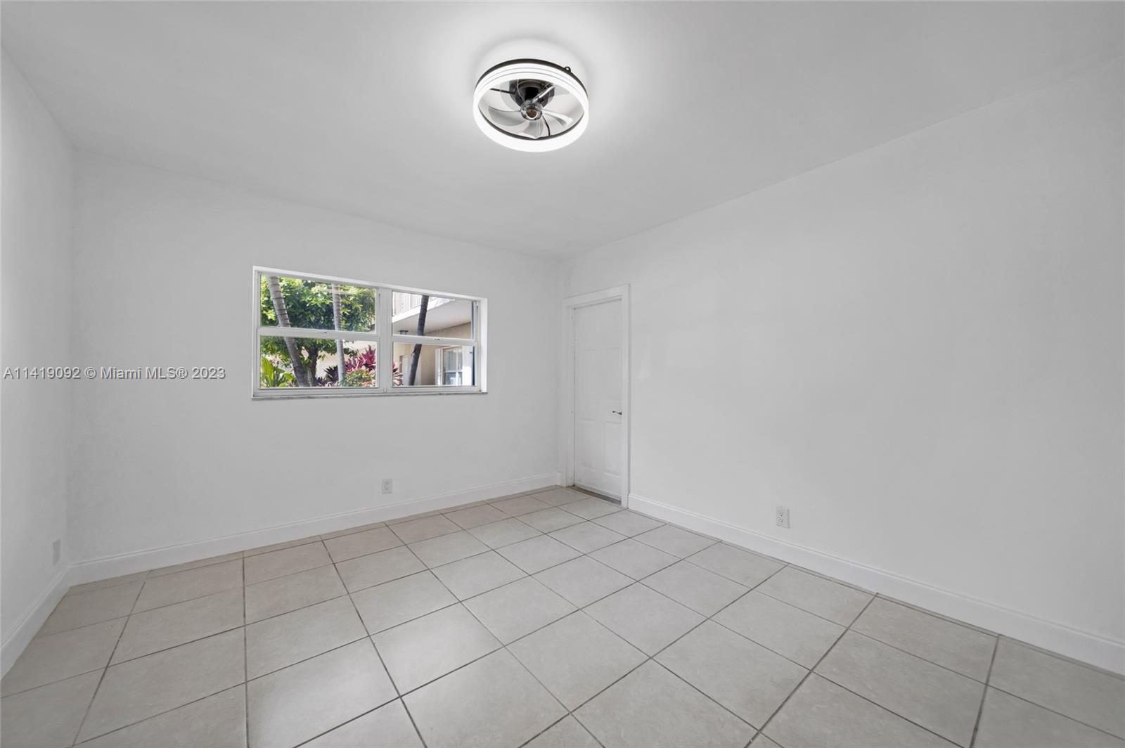 WATERWAY @ HOLLYWOOD BEAC - Residential