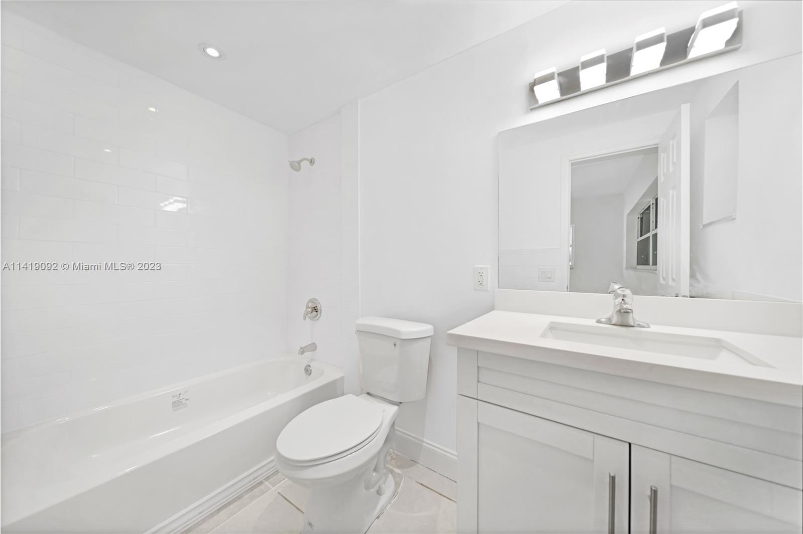 WATERWAY @ HOLLYWOOD BEAC - Residential