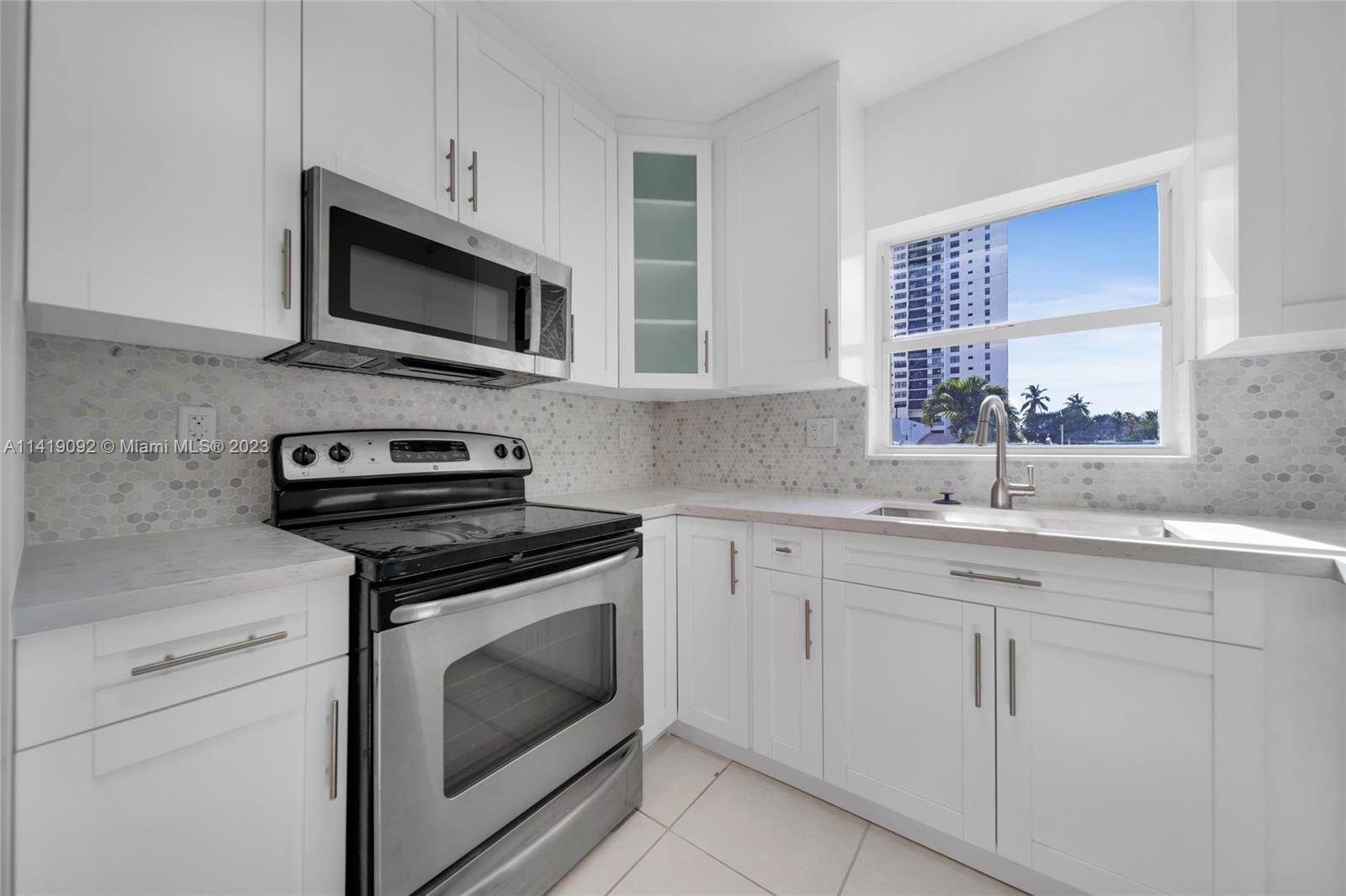 WATERWAY @ HOLLYWOOD BEAC - Residential