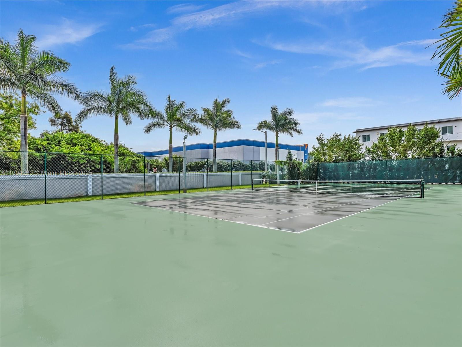 LANDMARK AT DORAL CONDO - Residential