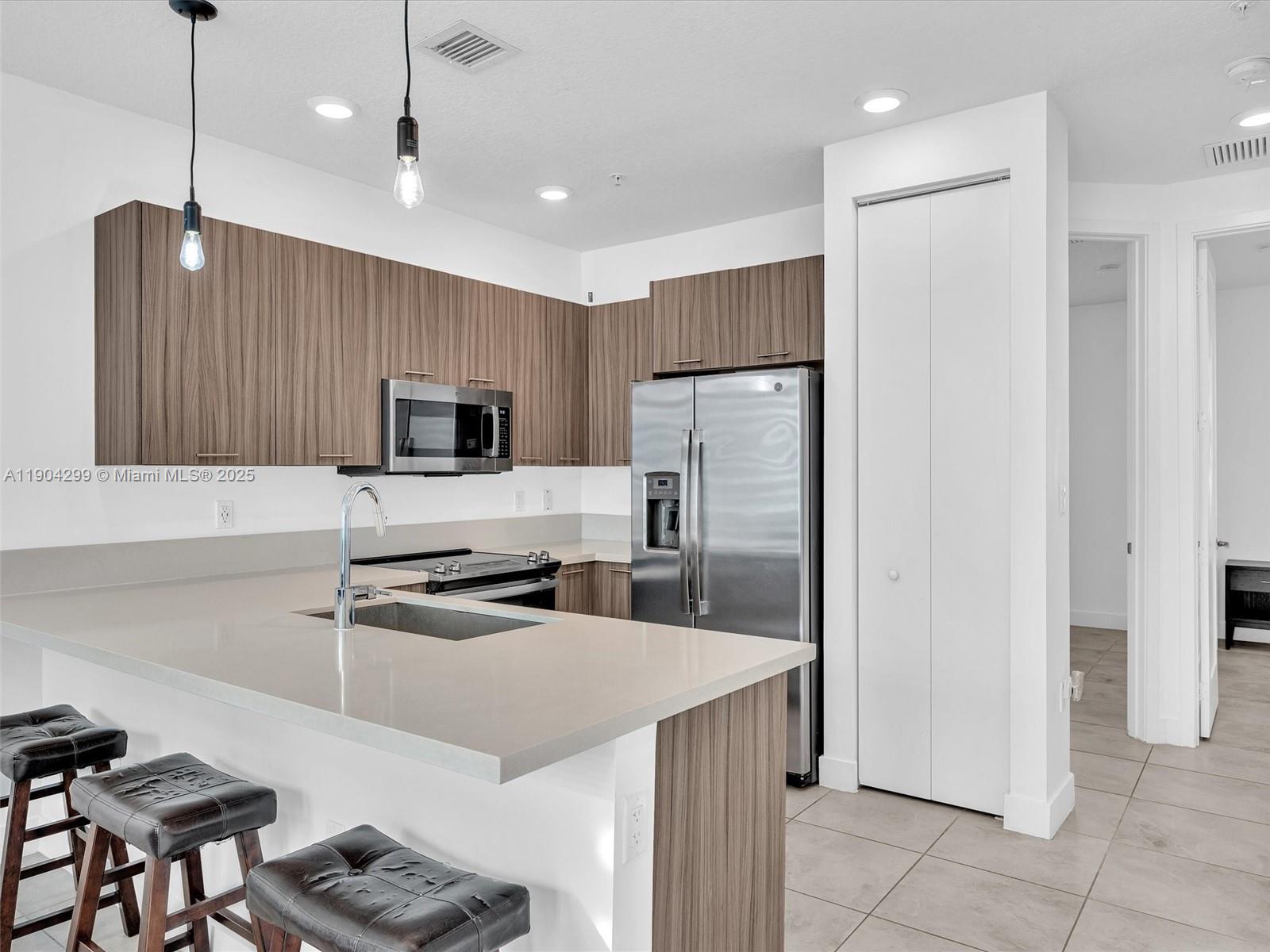 LANDMARK AT DORAL CONDO - Residential