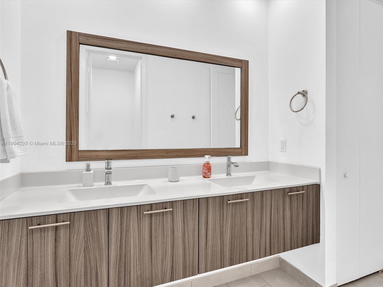 LANDMARK AT DORAL CONDO - Residential