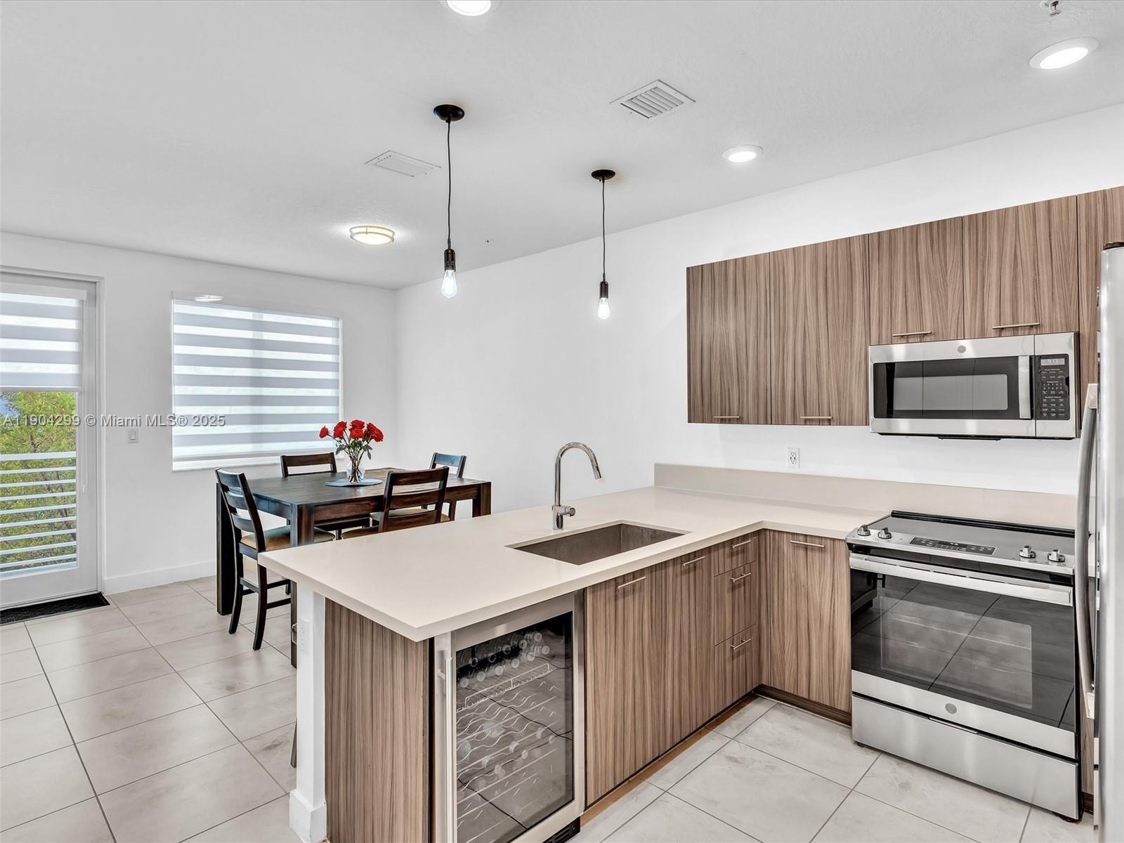 LANDMARK AT DORAL CONDO - Residential