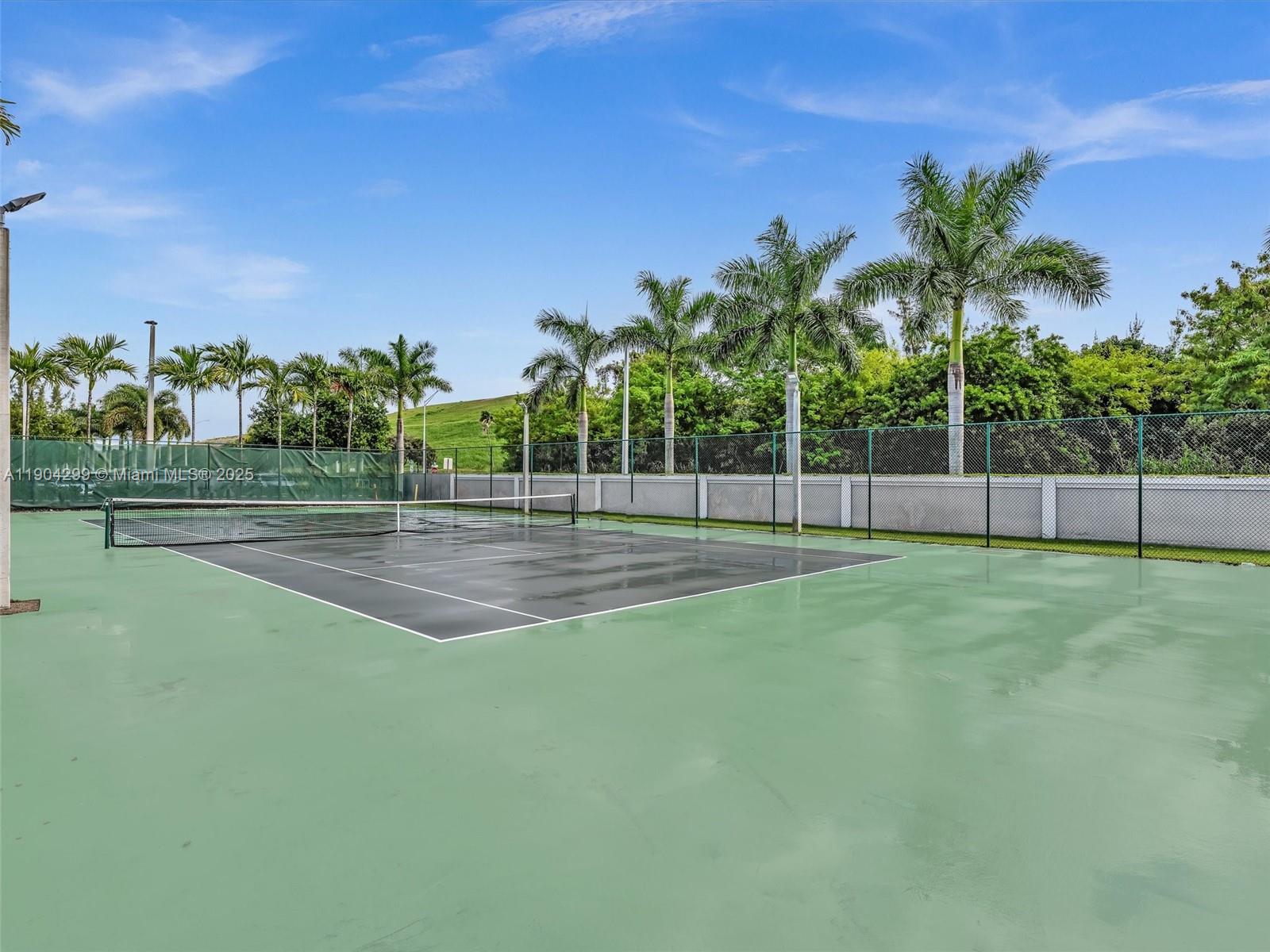 LANDMARK AT DORAL CONDO - Residential