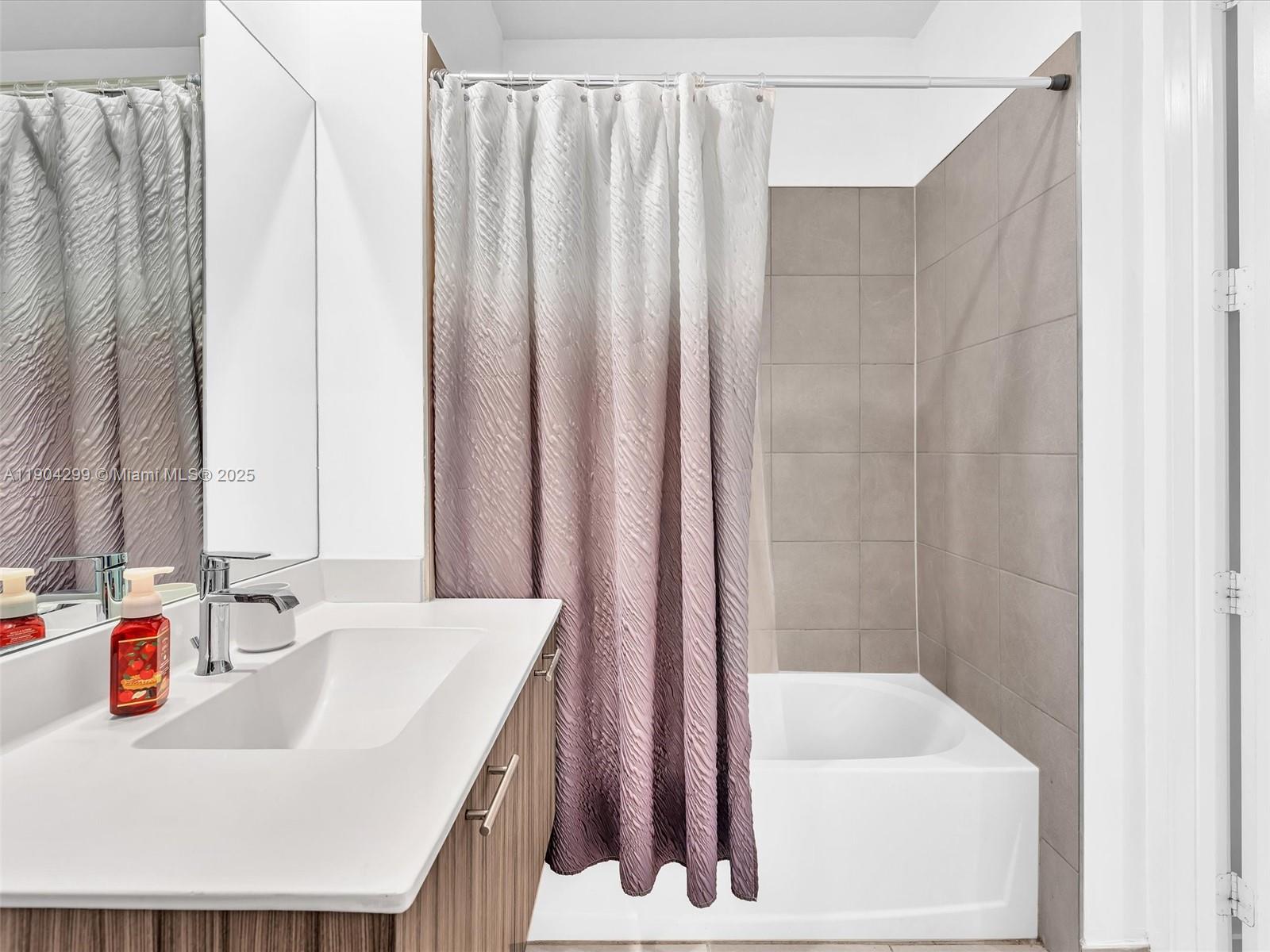 LANDMARK AT DORAL CONDO - Residential