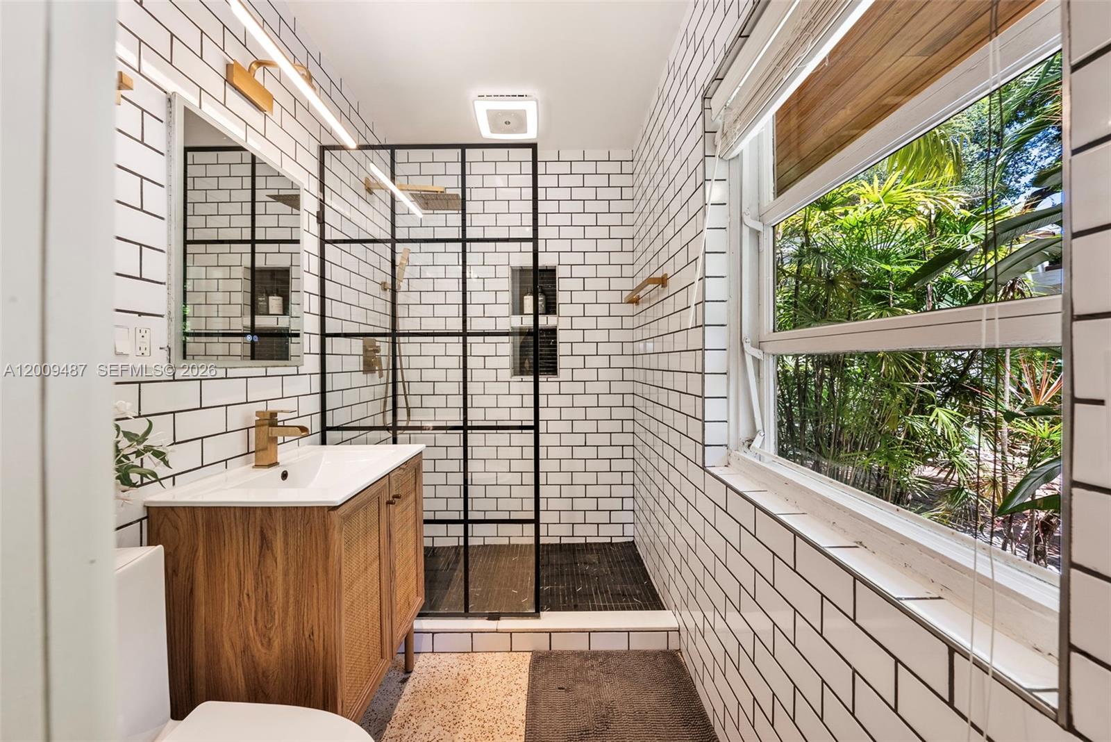 SHERWOOD FOREST - Residential