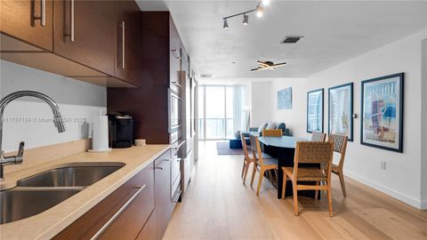 485 Brickell Ave 3911 Miami FL 33131