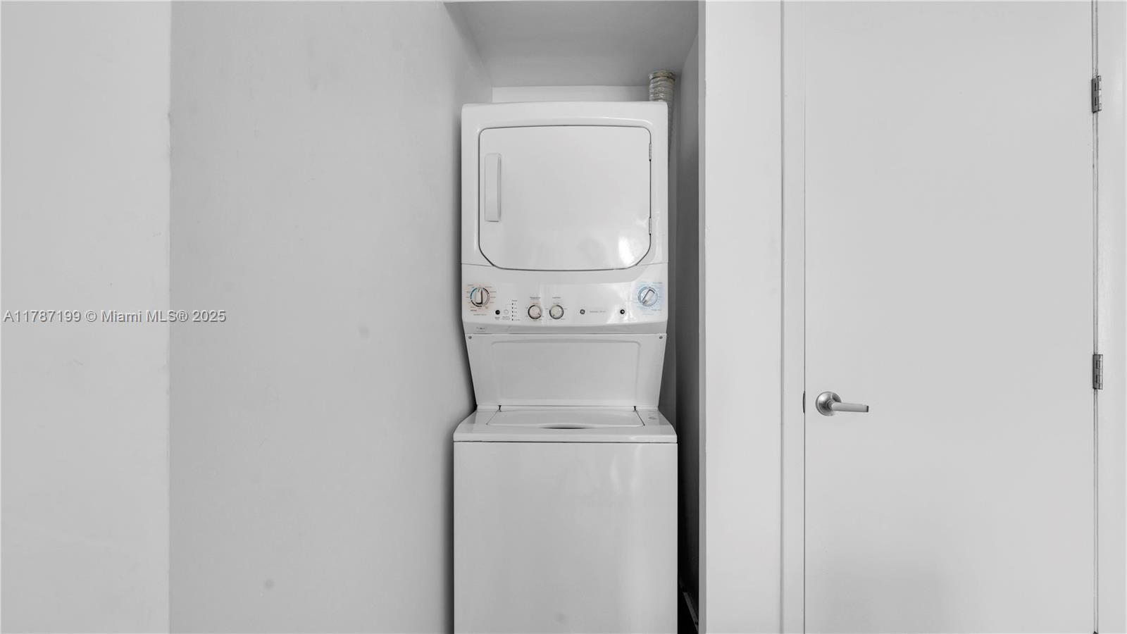 ICON BRICKELL CONDO NO 3 - Residential Lease