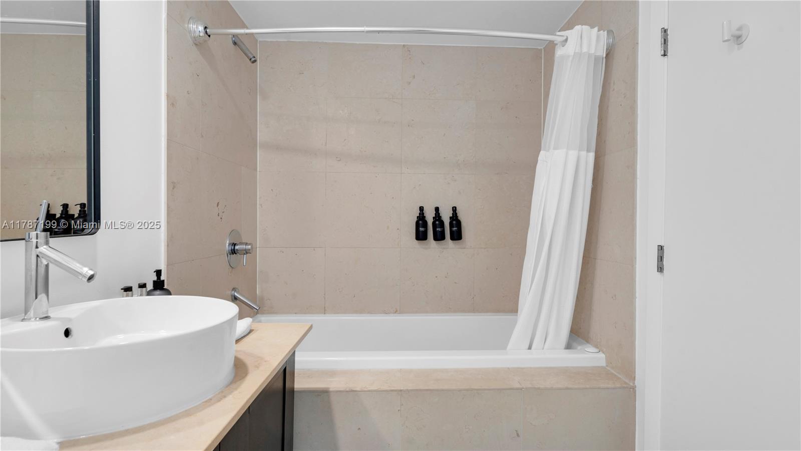 ICON BRICKELL CONDO NO 3 - Residential Lease