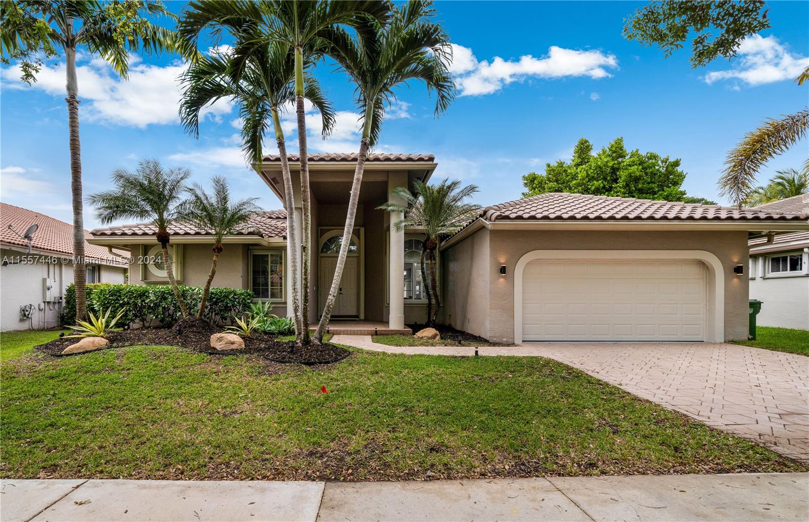 Property for Sale at 2643 Oakbrook Dr, Weston, Broward County, Florida - Bedrooms: 5 
Bathrooms: 4  - $1,449,000
