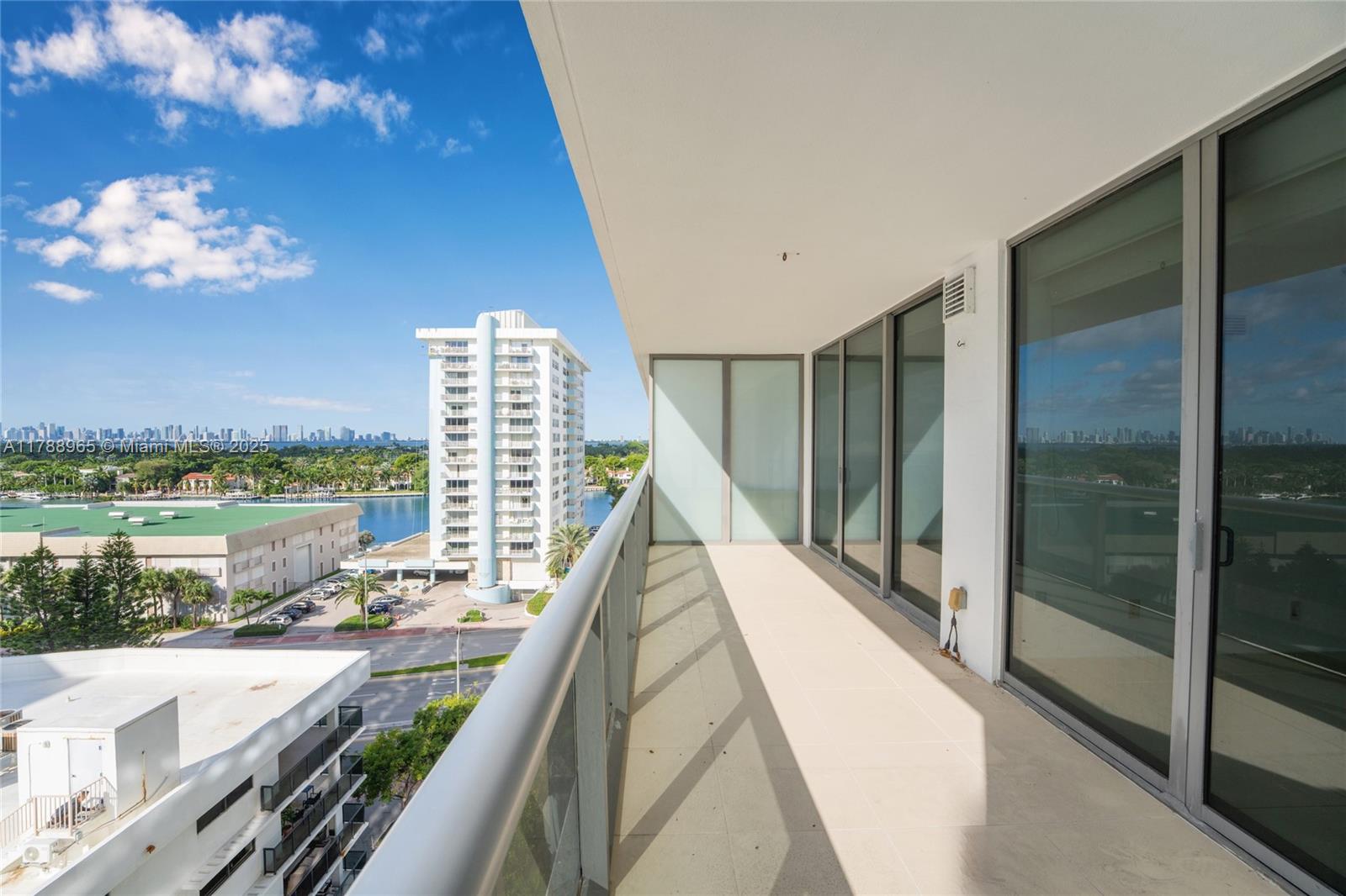 5875 Collins Ave 1006