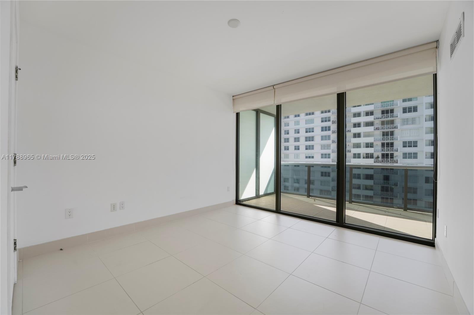 MEI CONDO - Residential