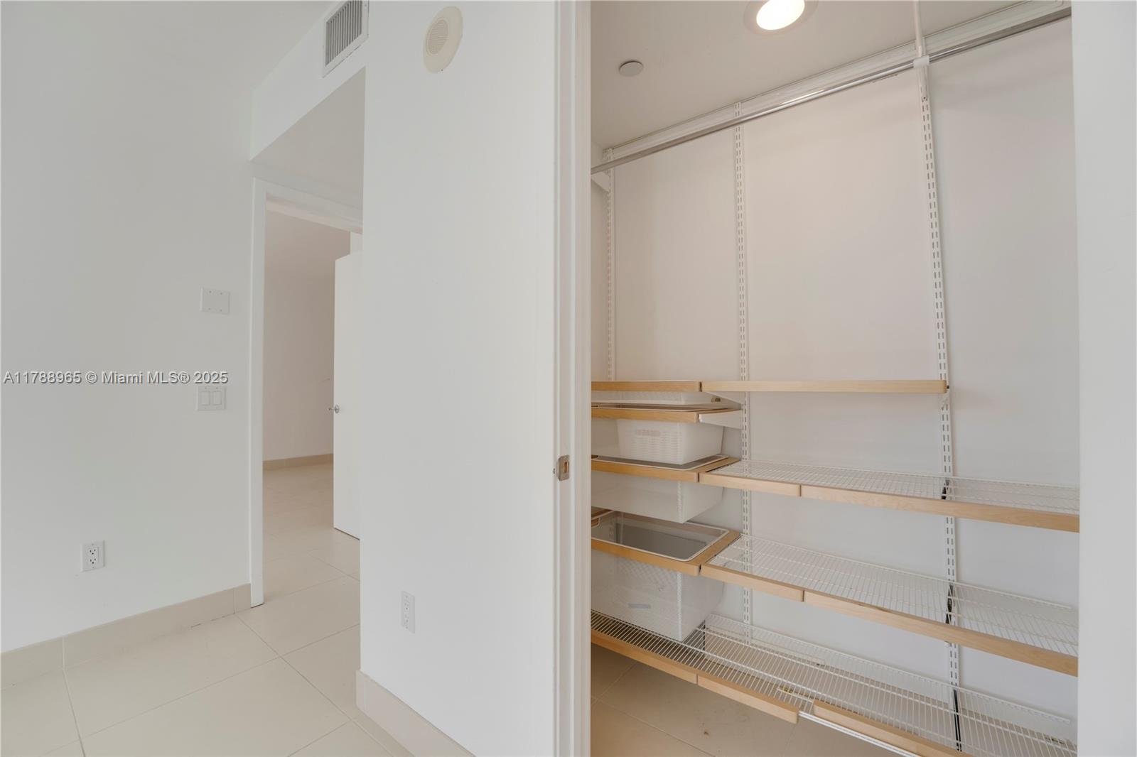 MEI CONDO - Residential