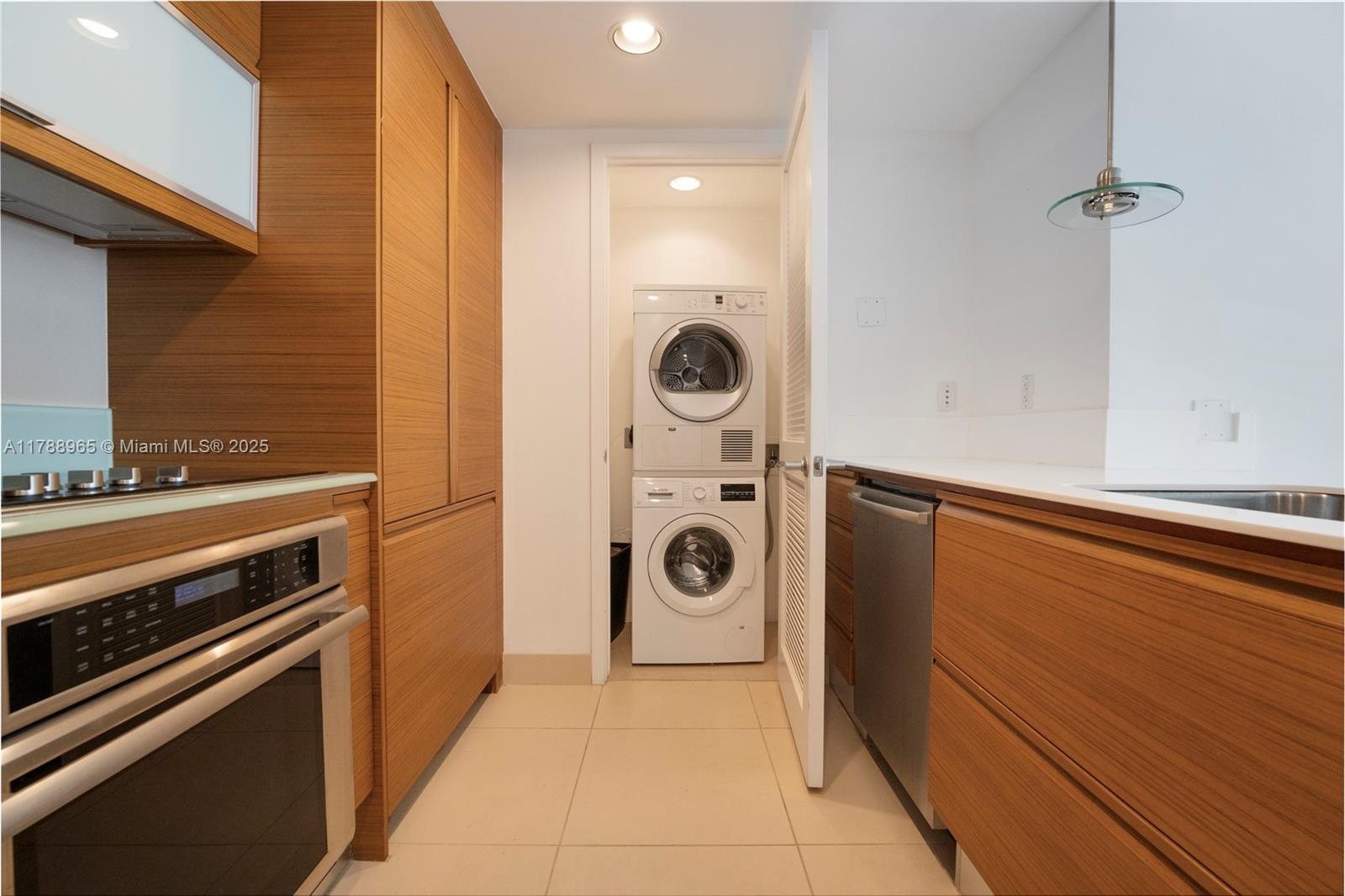 MEI CONDO - Residential