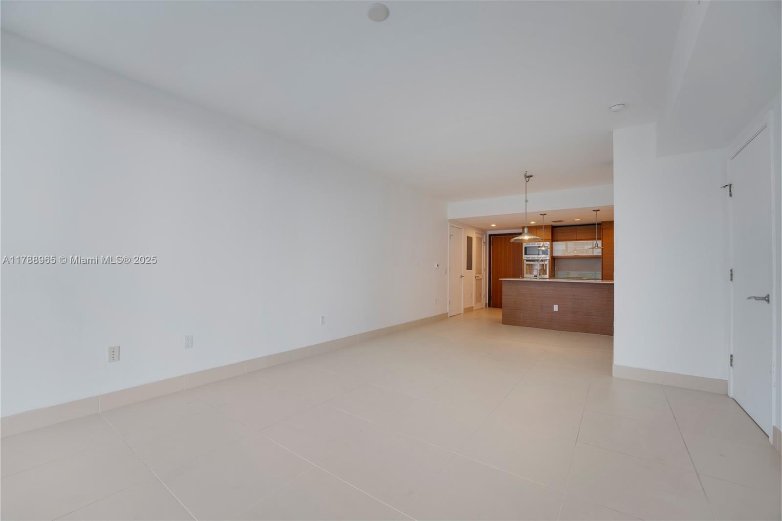 MEI CONDO - Residential