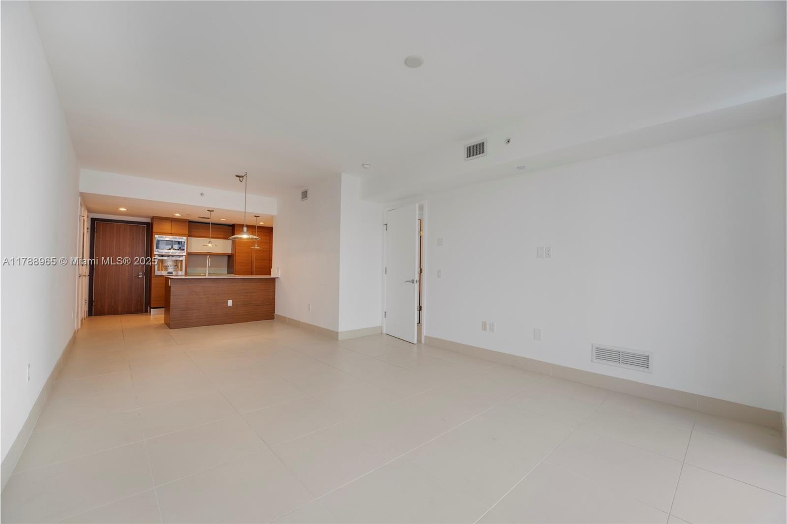 MEI CONDO - Residential