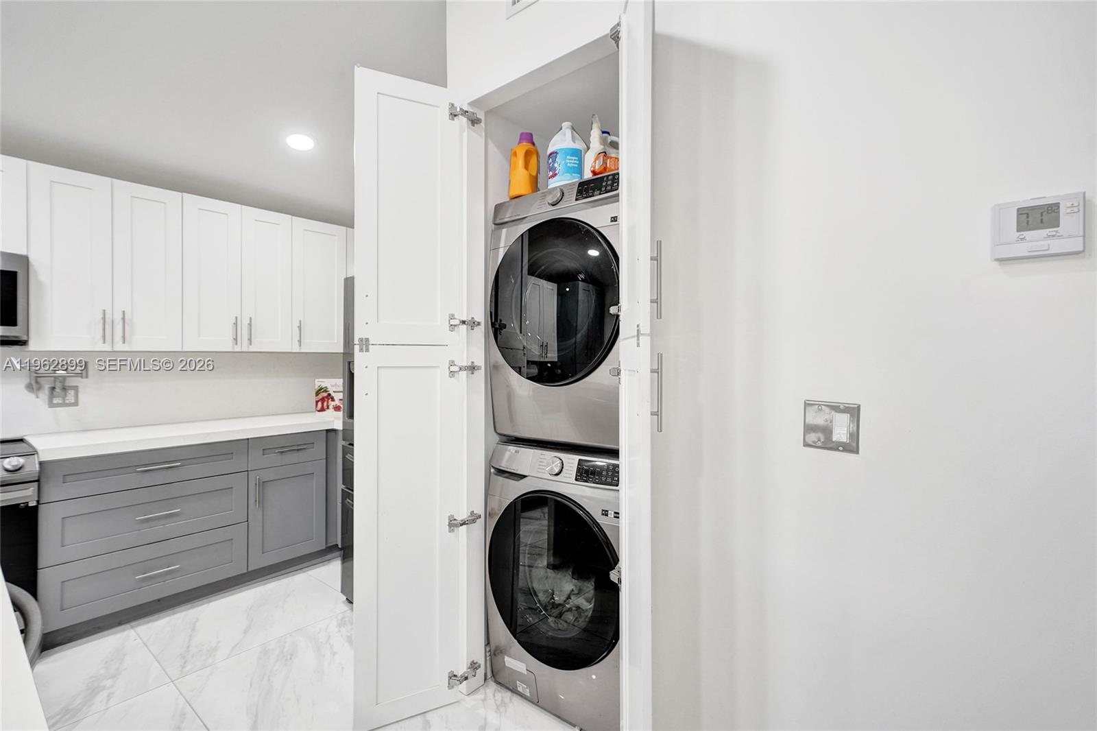 HOLLYWOOD PARK - Residential