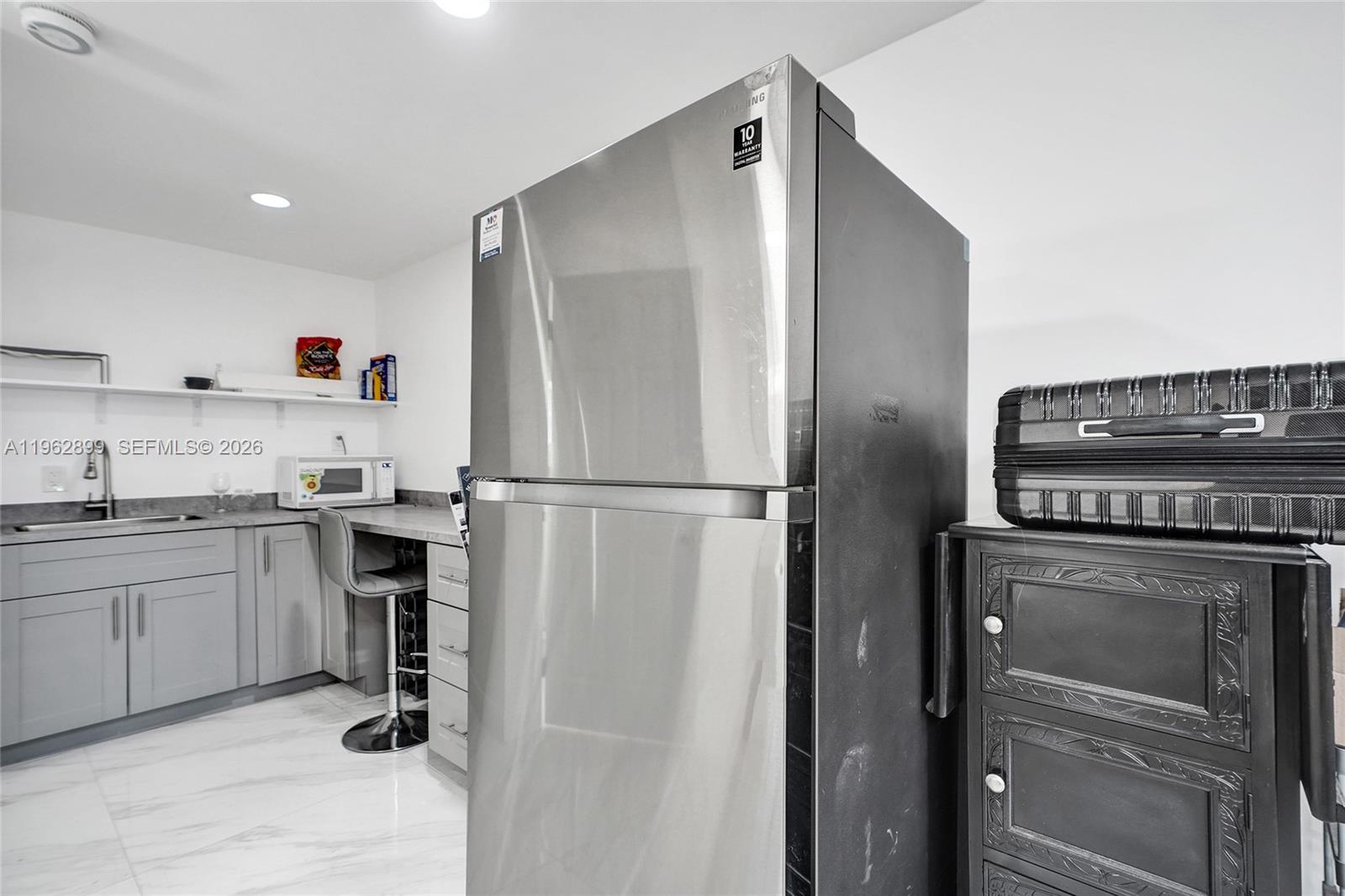 HOLLYWOOD PARK - Residential