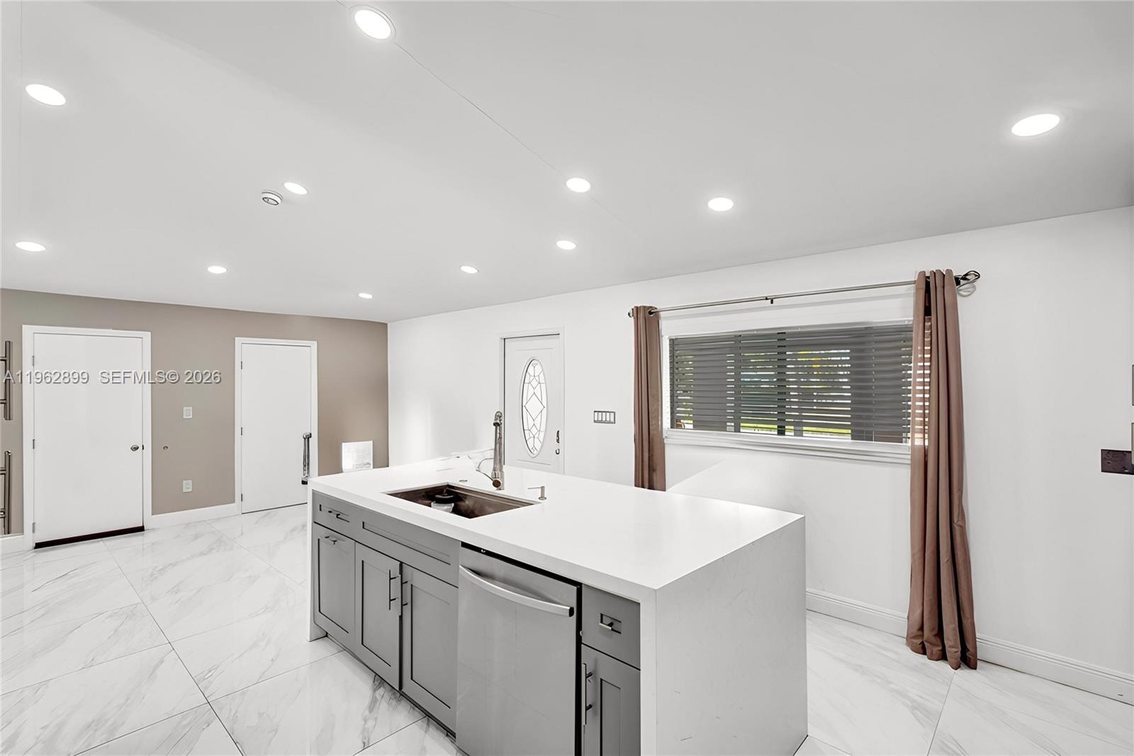 HOLLYWOOD PARK - Residential