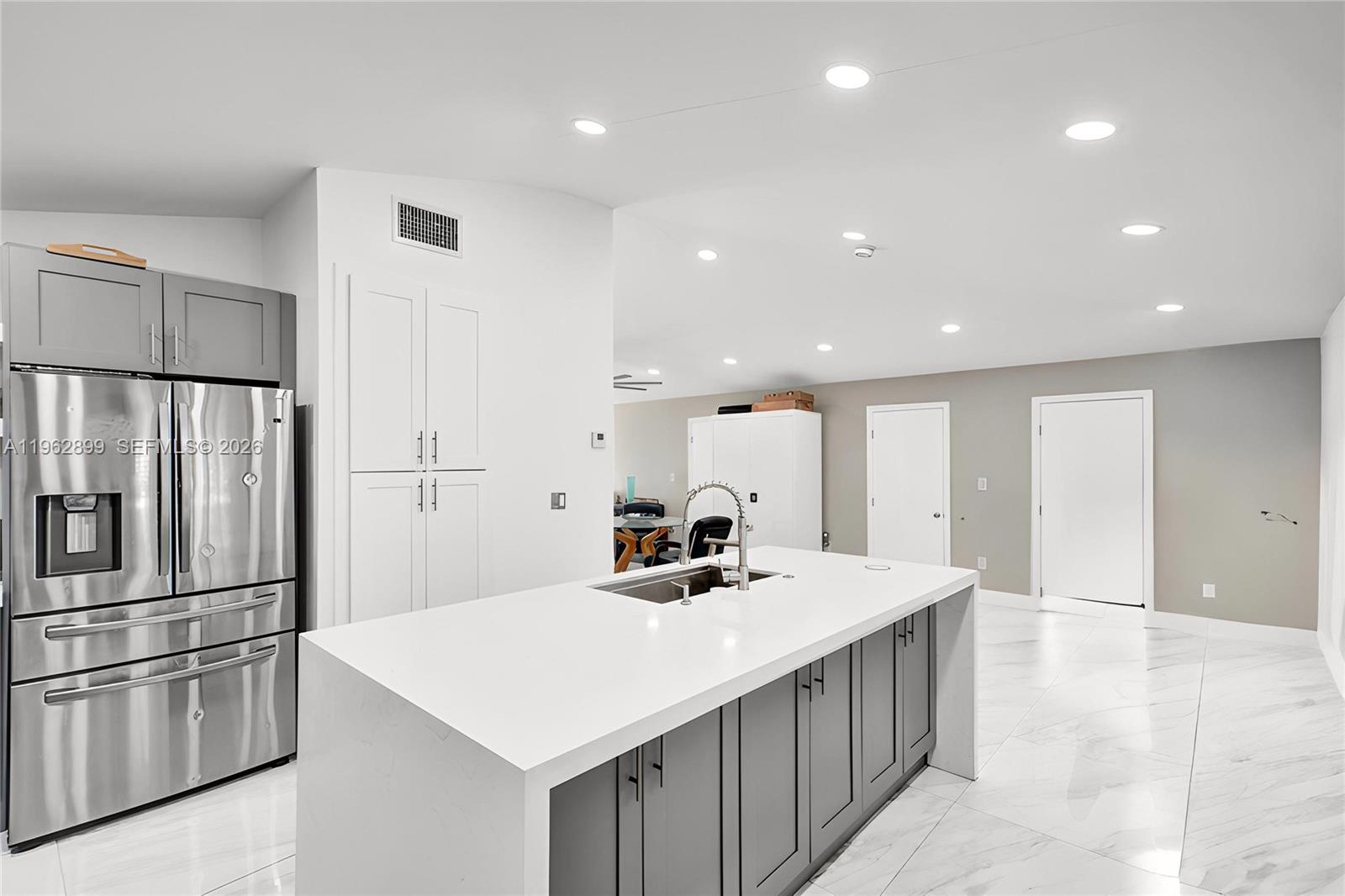 HOLLYWOOD PARK - Residential