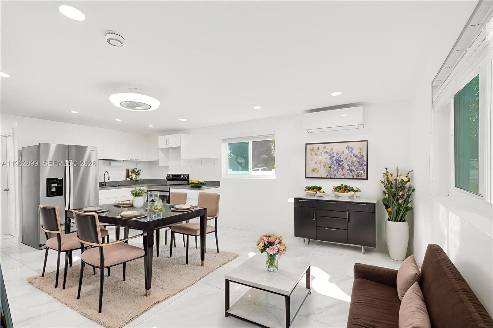 HOLLYWOOD PARK - Residential