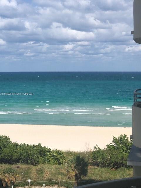 Property for Sale at 5555 Collins Ave 14C, Miami Beach, Miami-Dade County, Florida - Bedrooms: 1 
Bathrooms: 2  - $490,000
