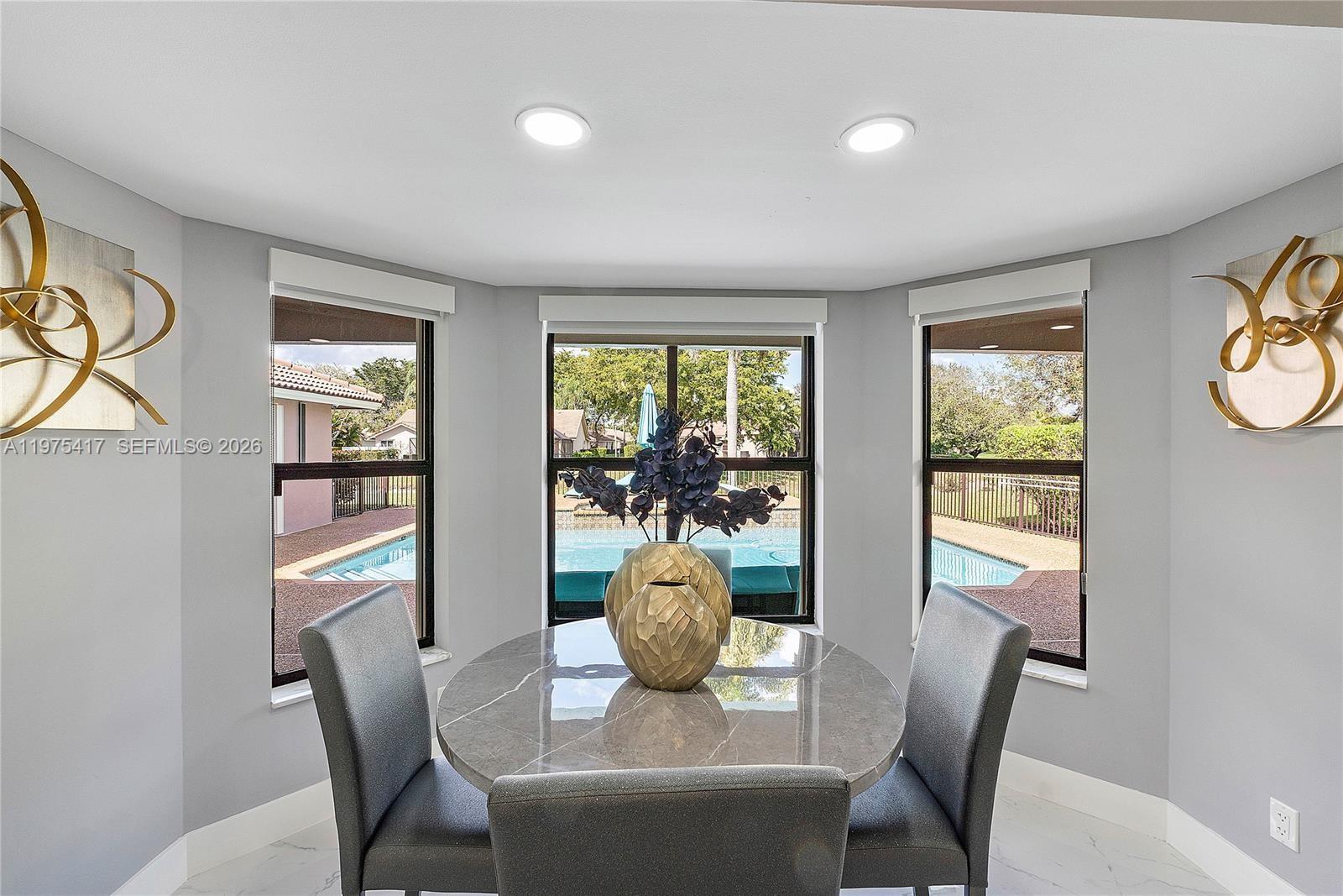 PINE RIDGE - Residential