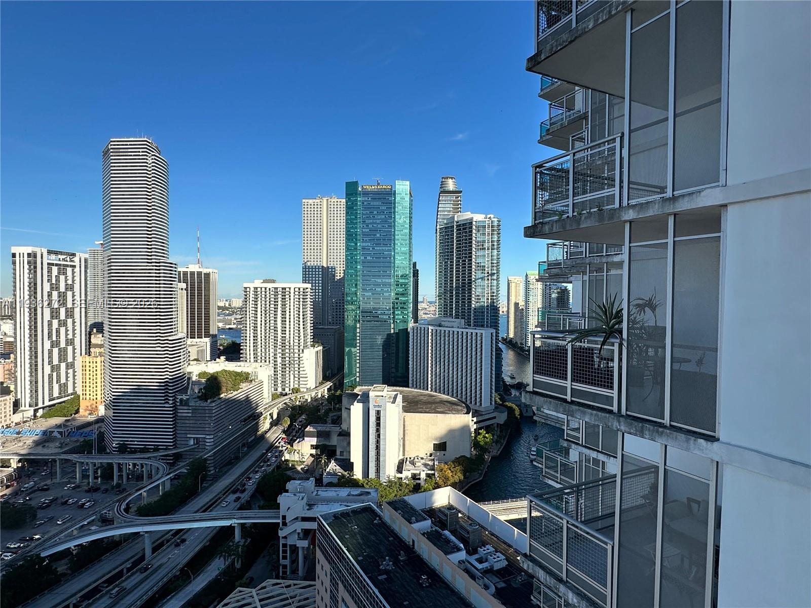 WIND CONDO - Residential