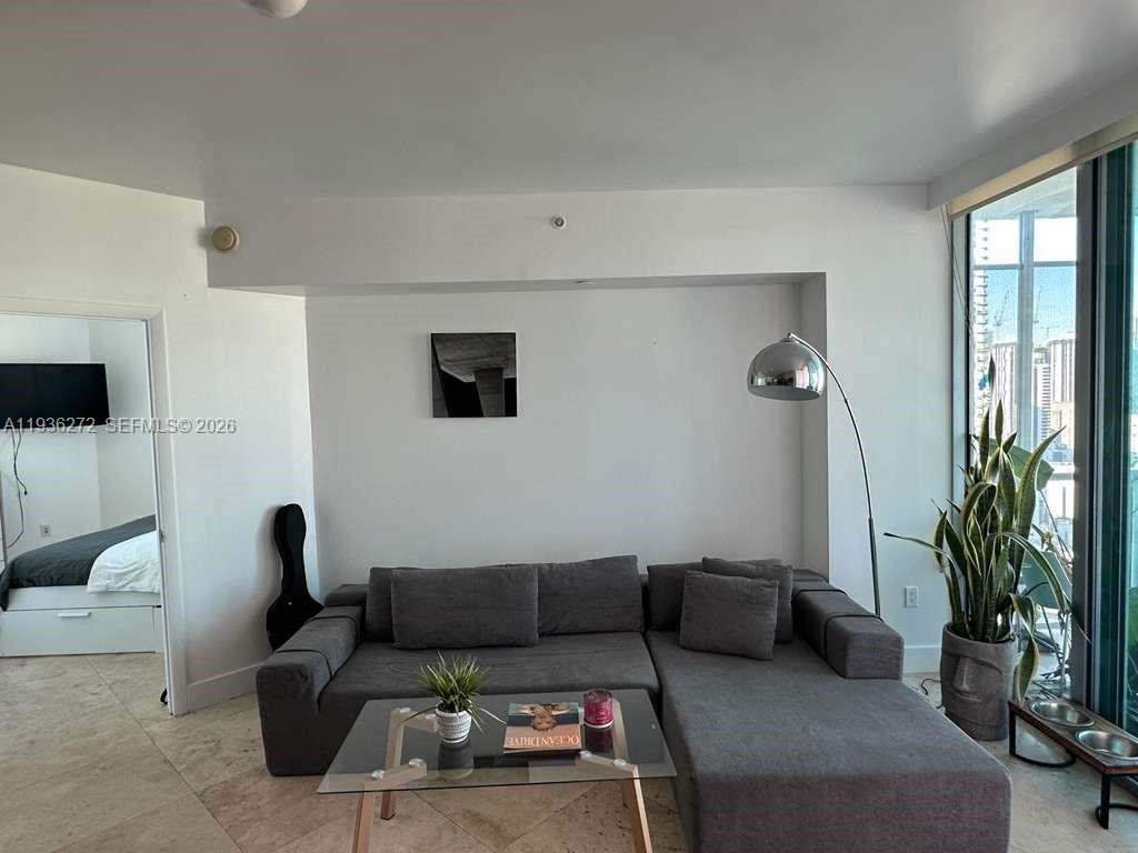 WIND CONDO - Residential