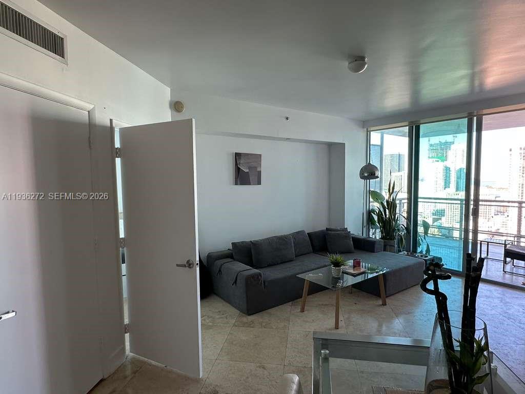 WIND CONDO - Residential