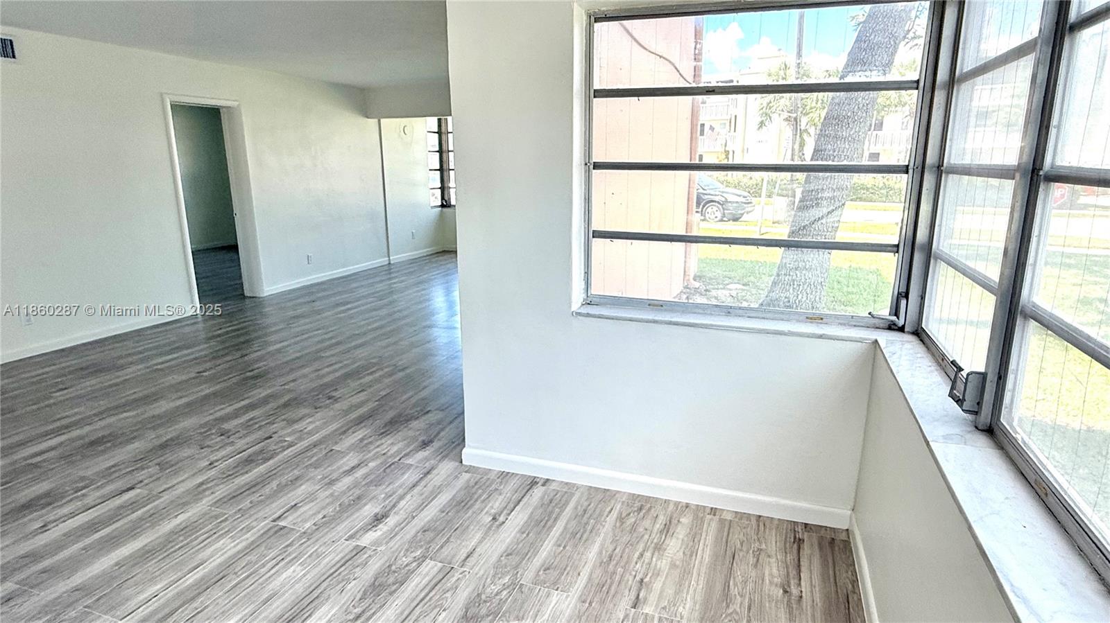 FIFTH HORIZONS CONDO - Residential