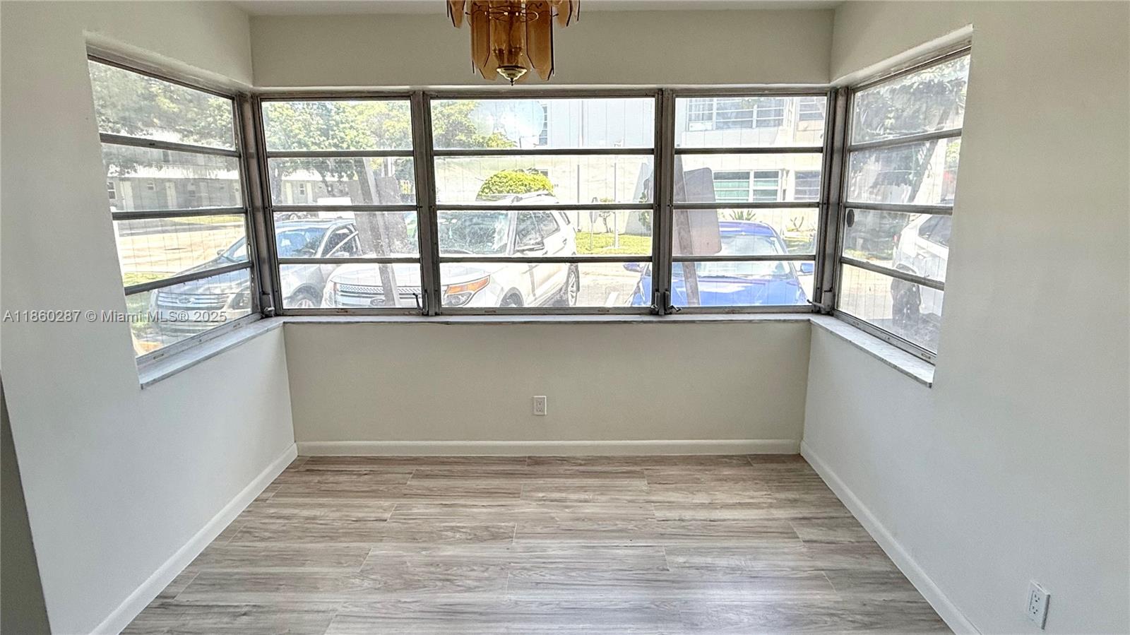 FIFTH HORIZONS CONDO - Residential