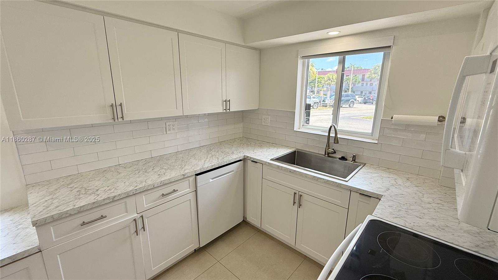 FIFTH HORIZONS CONDO - Residential