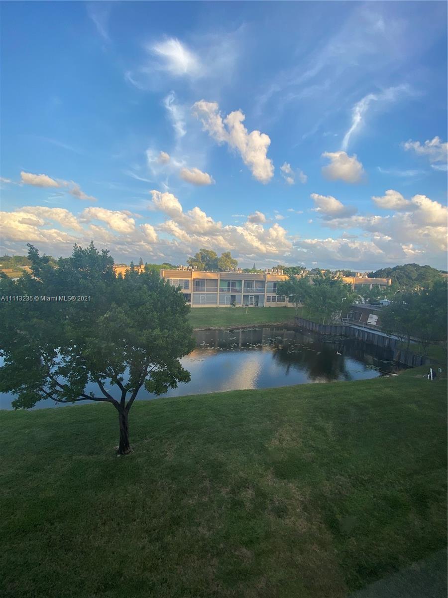 SUNRISE LAKES 120 CONDO - Residential