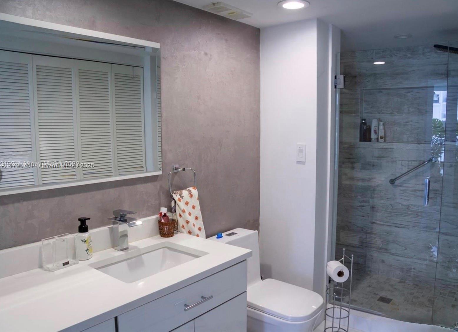 OCEANIA II CONDO - Residential Lease