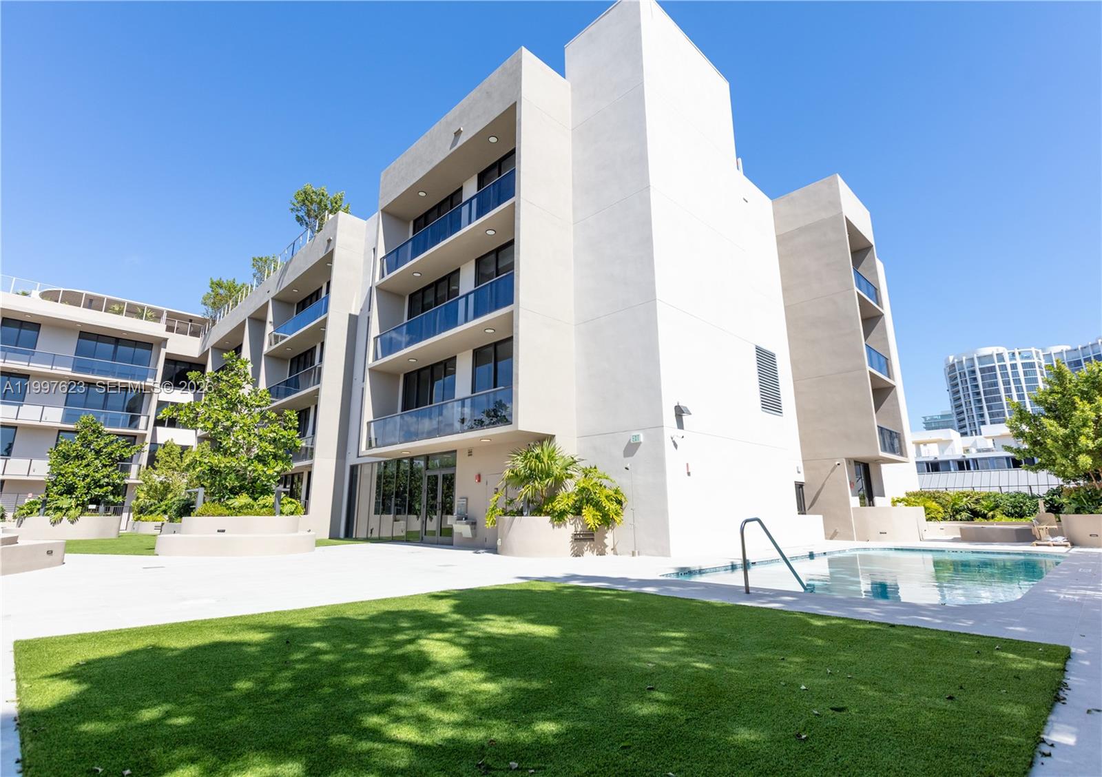 Arbor Coconut Grove - Residential