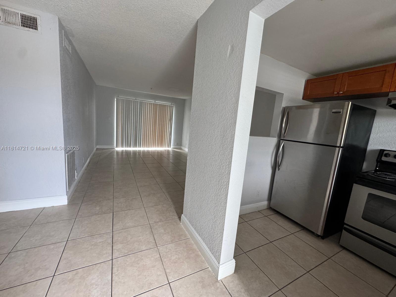 4251 Nw 5th St 101, Plantation, Miami-Dade County, Florida - 1 Bedrooms  
1 Bathrooms - 