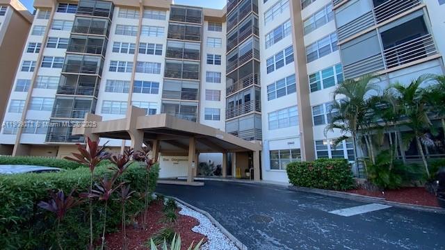 PARK PLACE CONDOMINIUM - Residential Lease