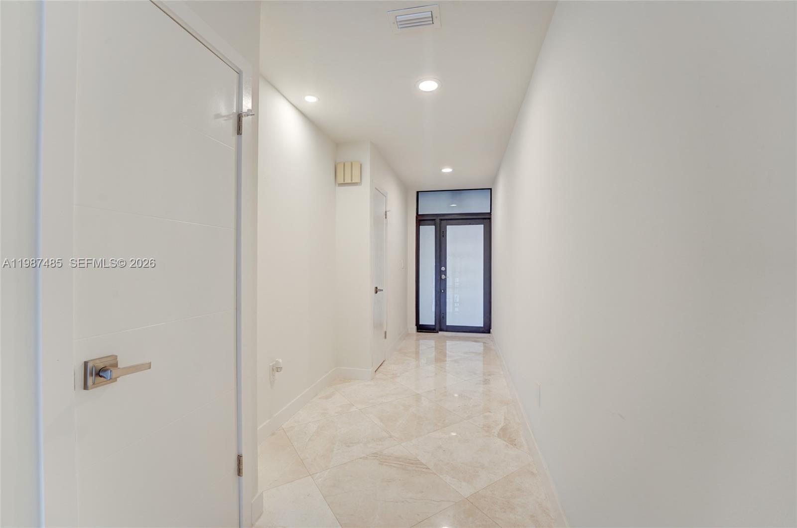 MIAMI LAKES - LAKE SANDRA - Residential Lease