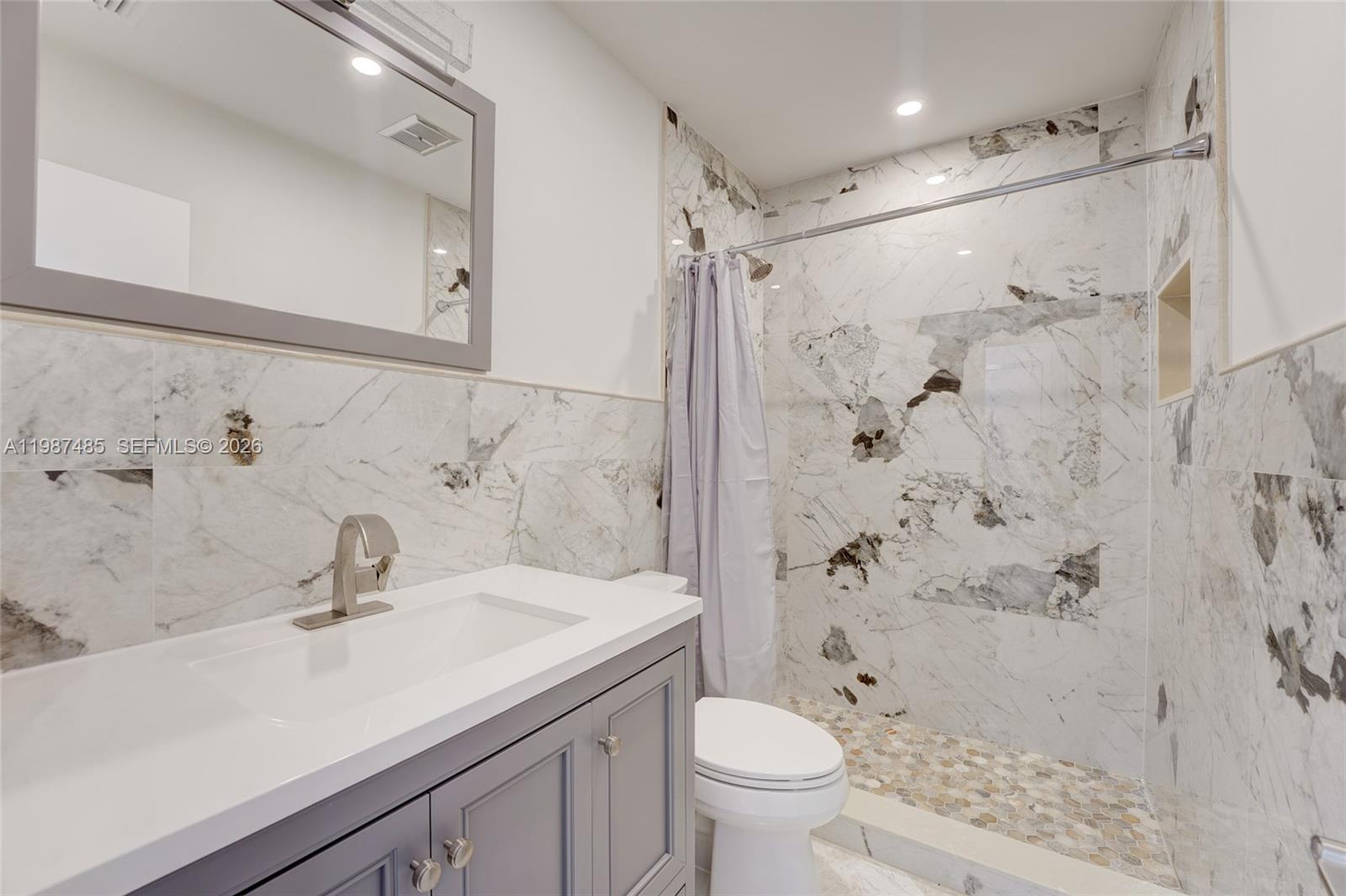 MIAMI LAKES - LAKE SANDRA - Residential Lease