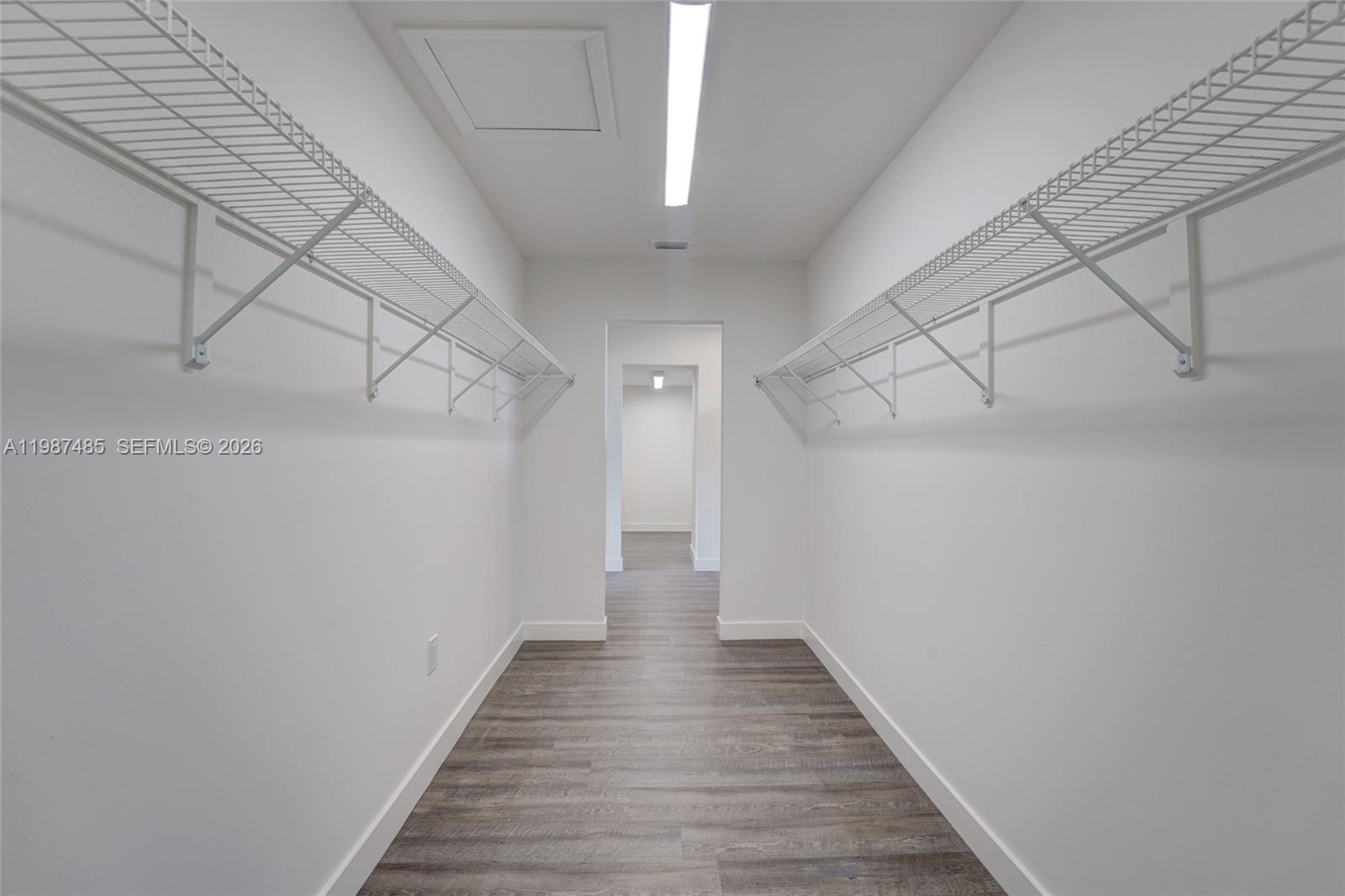 MIAMI LAKES - LAKE SANDRA - Residential Lease